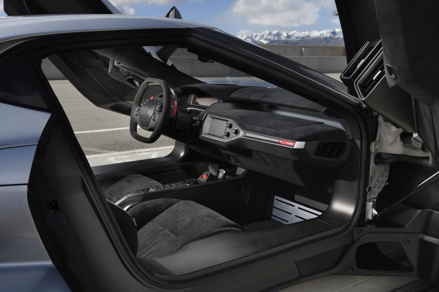 Интерьер Ford GT 2017 года  (фото 9 из 65)